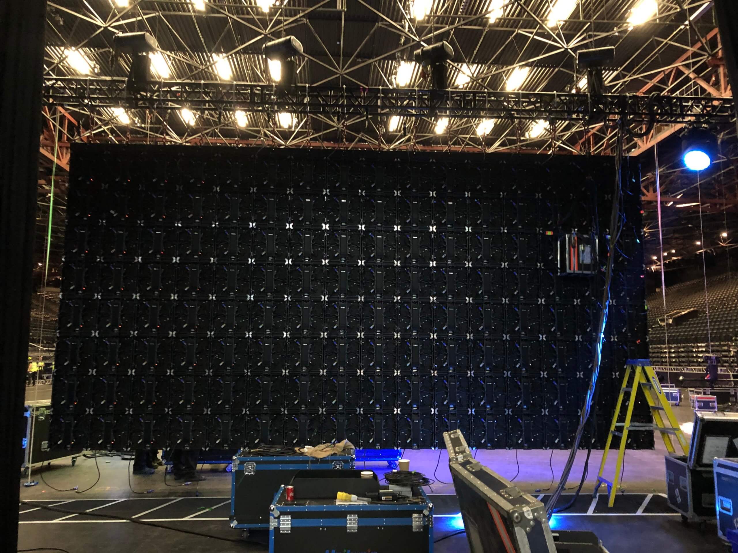 AVOX Led Screen Pitch Range 3.91mm 2.5mm But Screen Processor Scaler